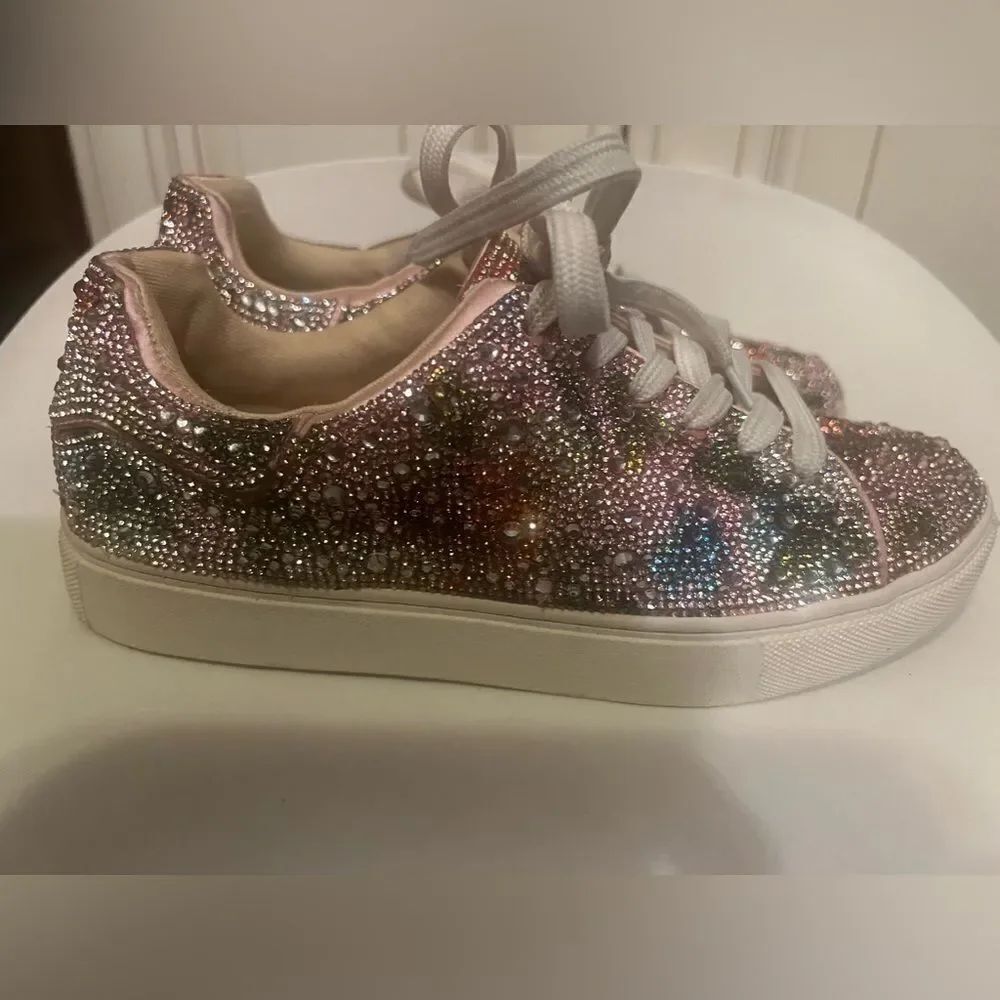 Betsey Johnson Sidny Floral Multi Color Rhinestones. Size 4
